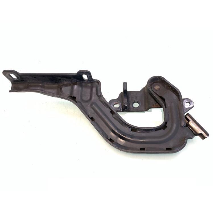 7482589732/82589732 LOWER GRILLE HINGE RH for RENAULT T520